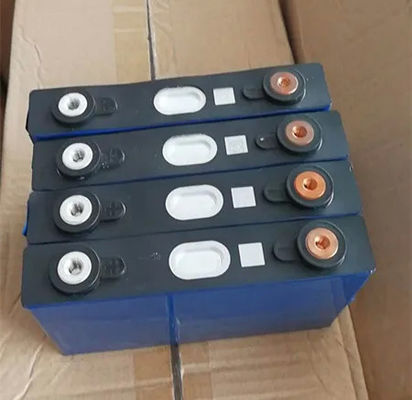 Mobil 3.2V Lithium Ion Battery Cell 67Ah 87Ah 12V 16V 18V 24V 36V 48V Untuk EV Solar